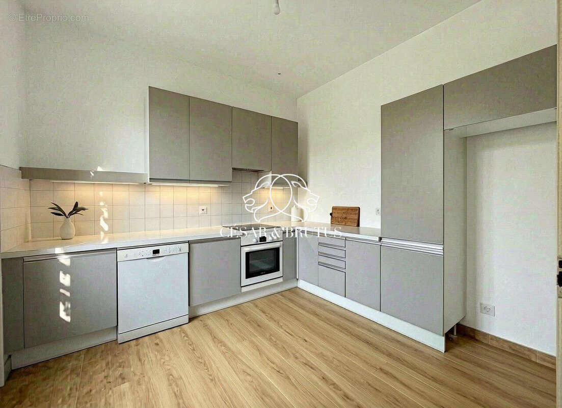 Appartement à CHARBONNIERES-LES-BAINS