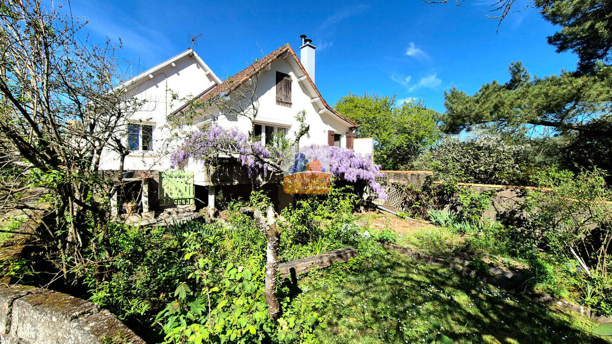 Maison à BOUGUENAIS