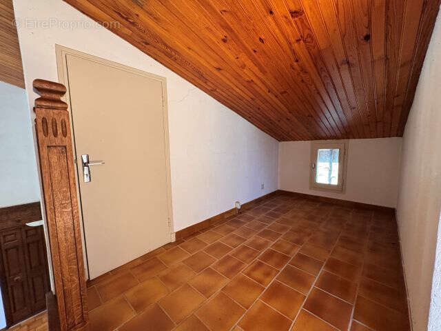 Maison à LA TOUR-D'AIGUES