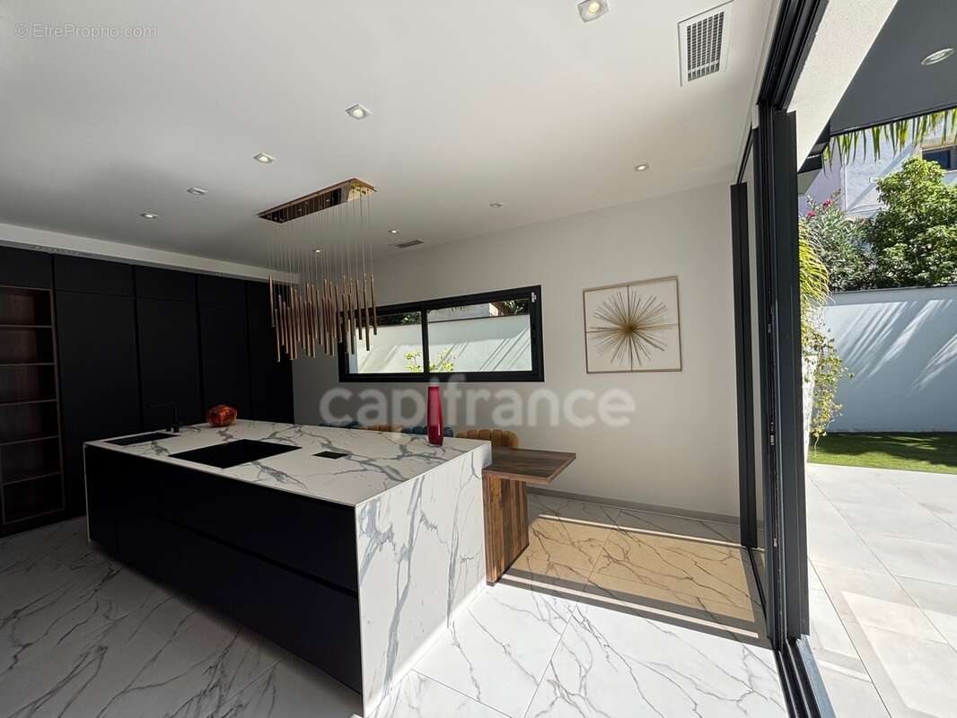 Grau d'agde, villa contemporaine p7 avec double garage, prestations luxueuses proche mer, secteur calme - photo 7