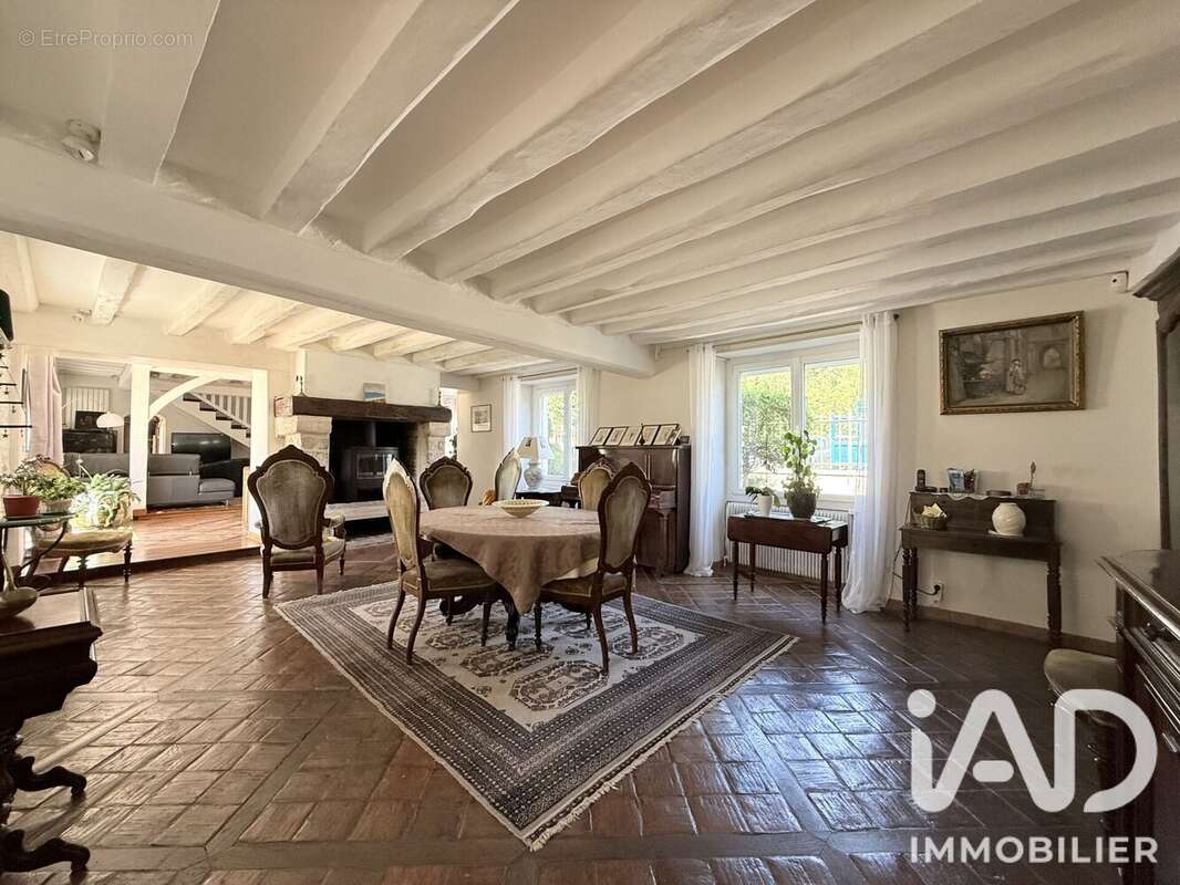 Maison 234 m² à Dordives  - photo 6