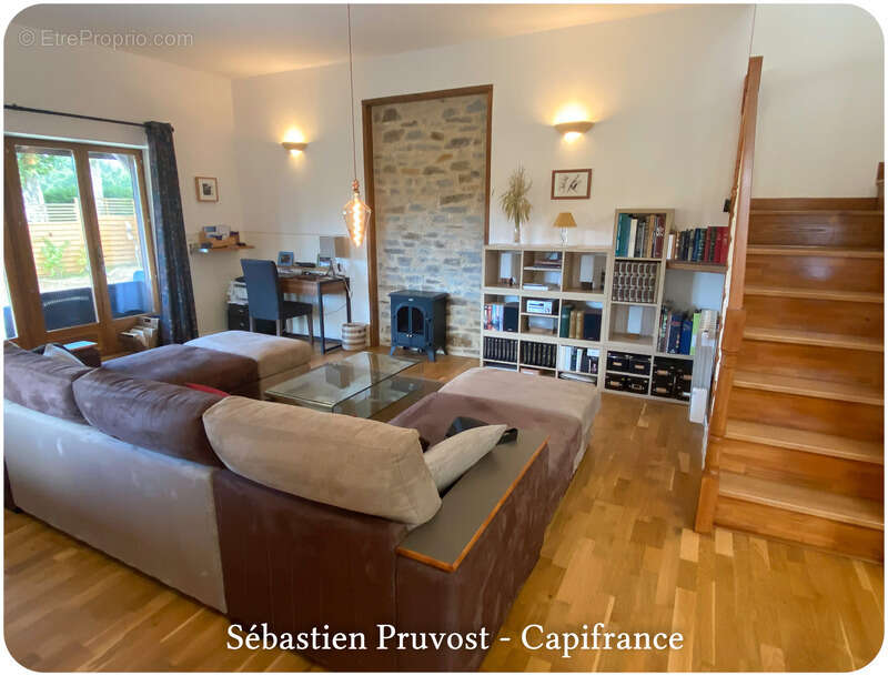 Maison à SAINT-PARDOUX-LA-RIVIERE