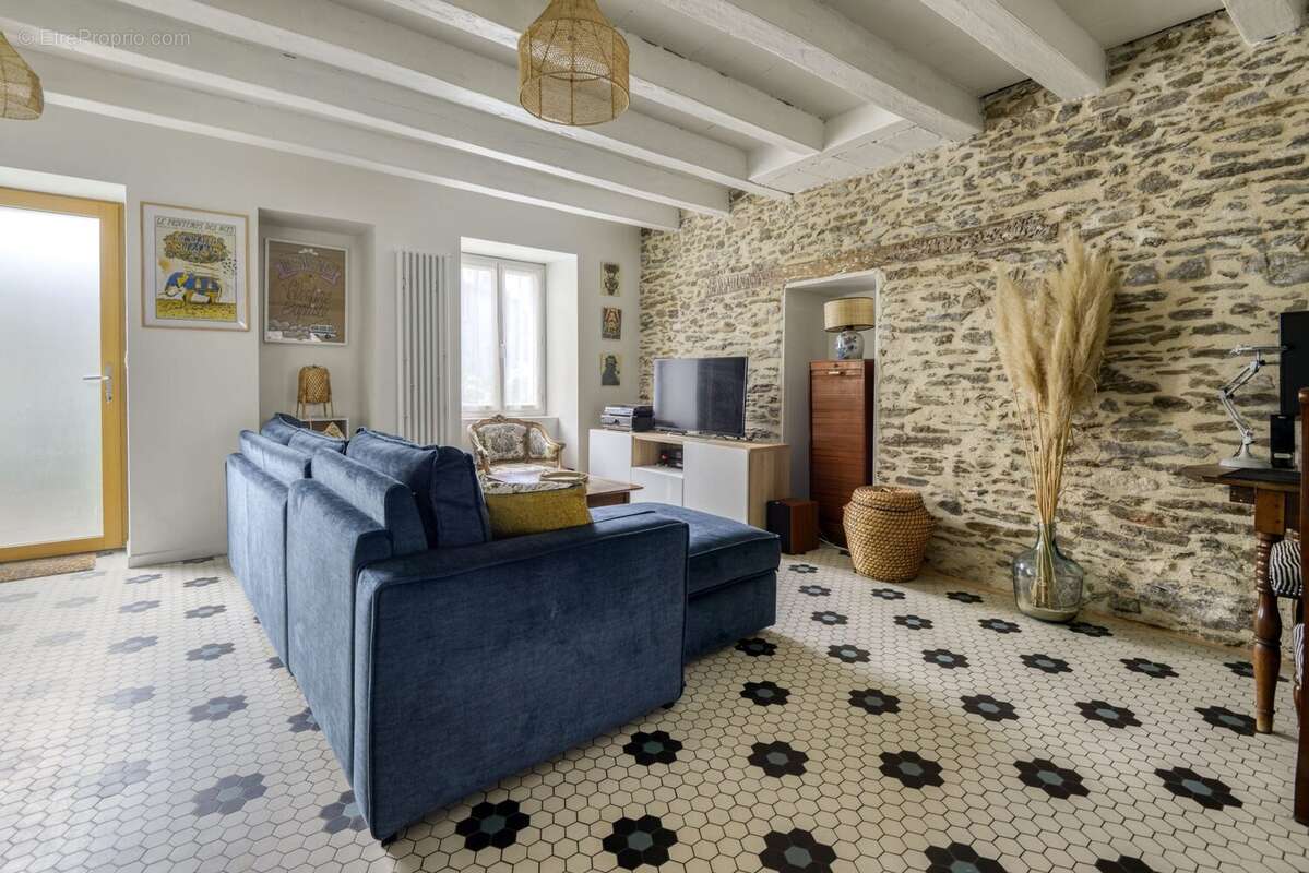 Maison à SAINT-SEBASTIEN-SUR-LOIRE