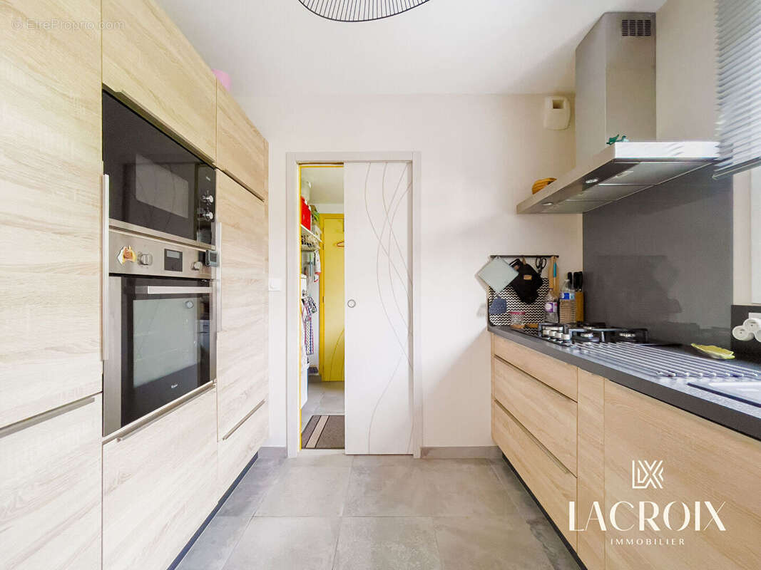 Maison à LA CHAPELLE-DES-FOUGERETZ