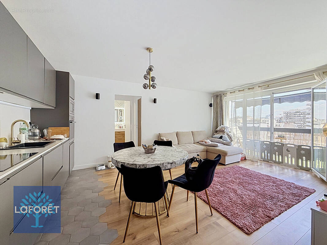 Appartement à PARIS-15E
