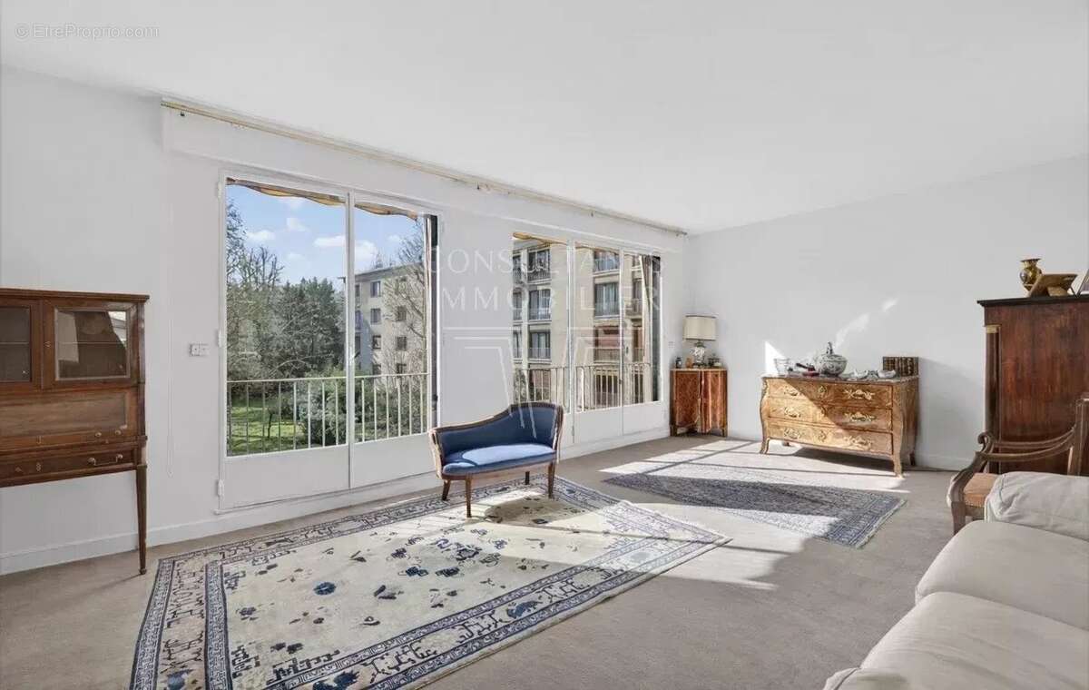 Appartement à NEUILLY-SUR-SEINE