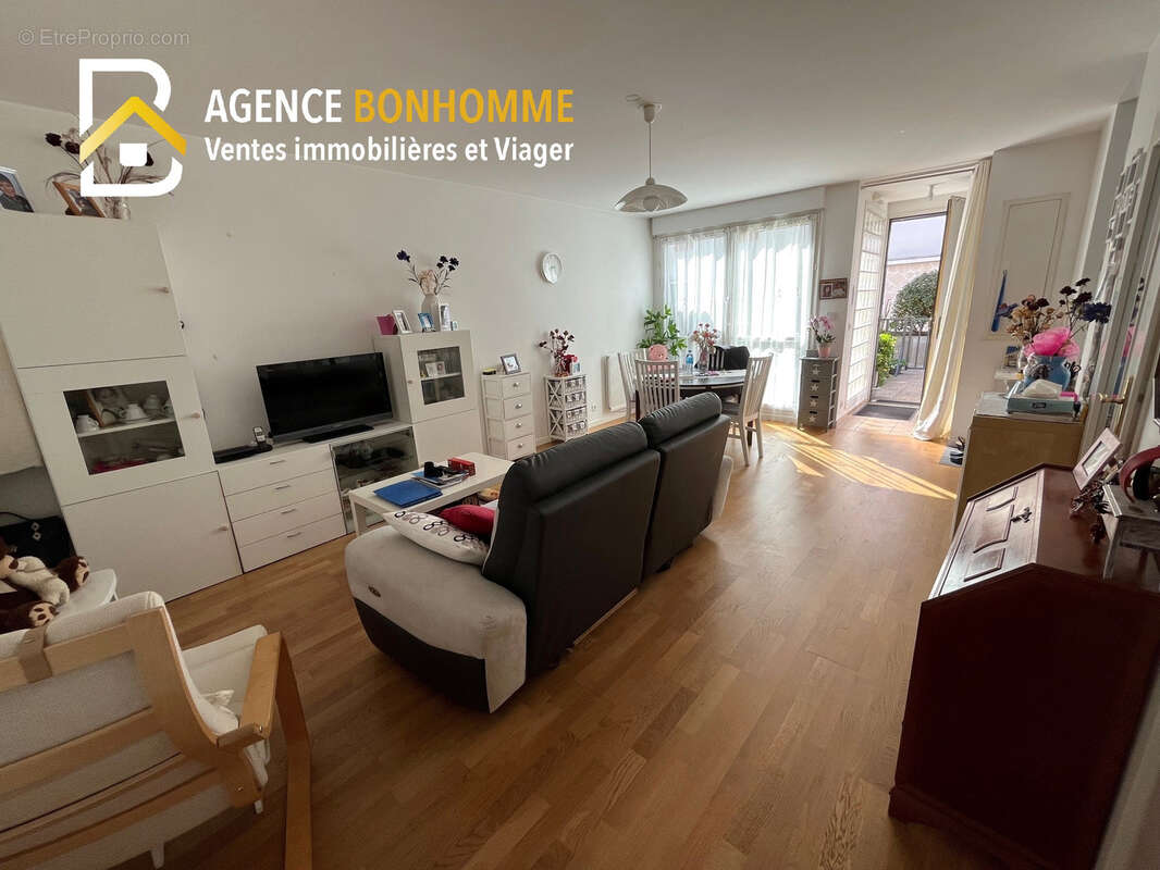 Autre à LES MUREAUX