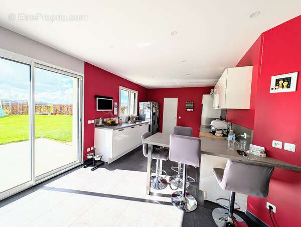 Maison à HORNOY-LE-BOURG