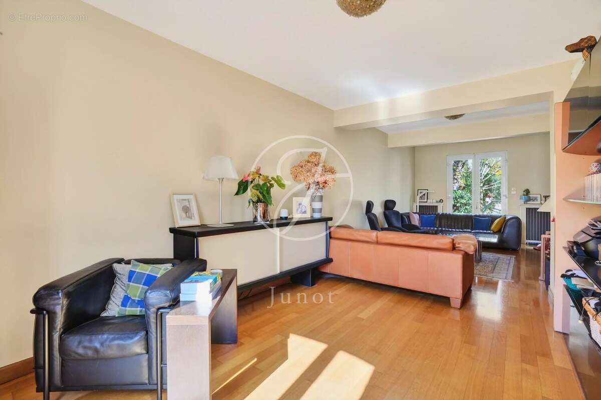 Maison à LE VESINET