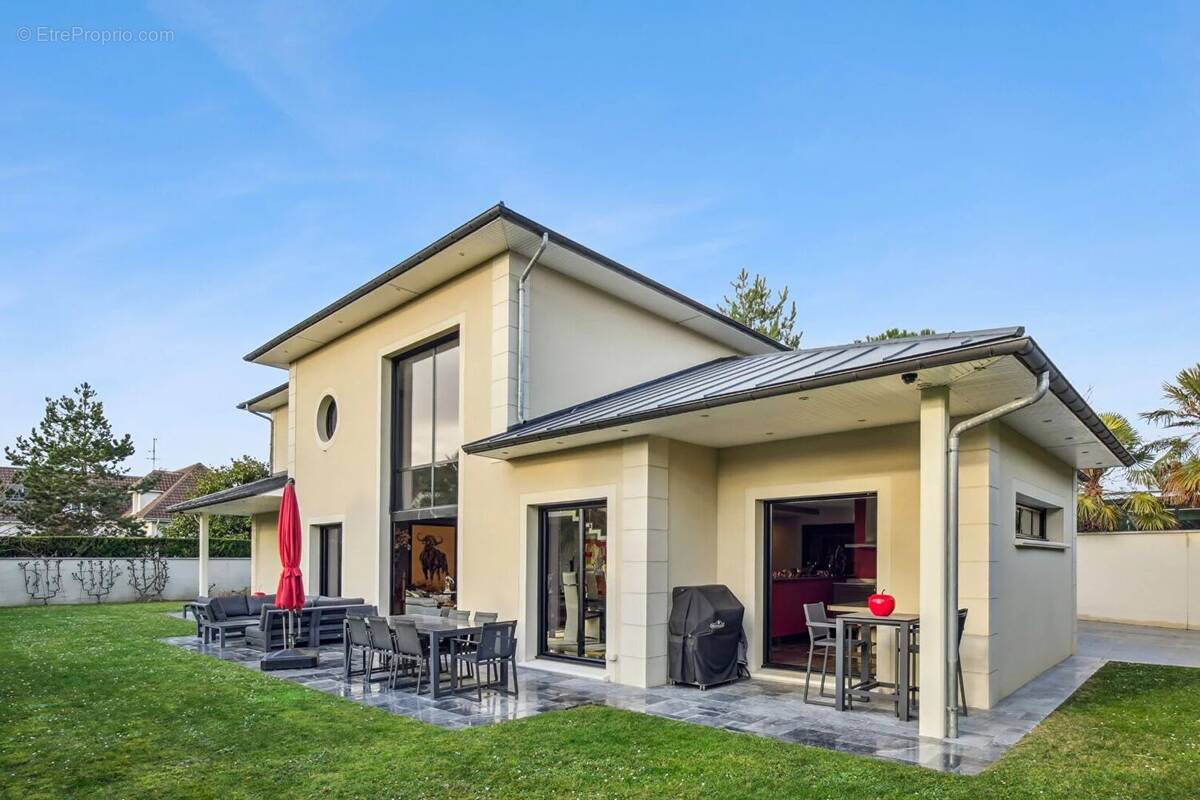 Maison à CROISSY-SUR-SEINE