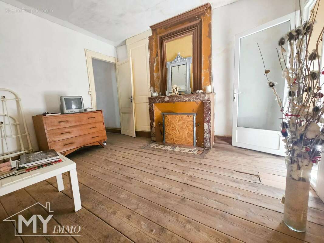 STE FOY LA GRANDE : Immeuble de caractère e,, centre ville. - photo 14