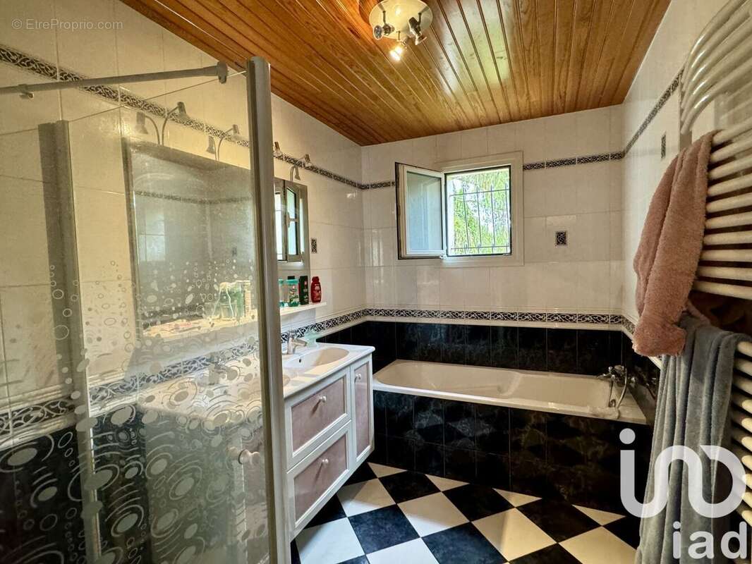 Maison 125 m² à Montboyer  - photo 9