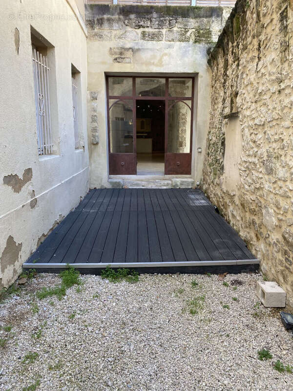 AVIGNON T3 intra muros avec grande cour privative au calme - photo 2