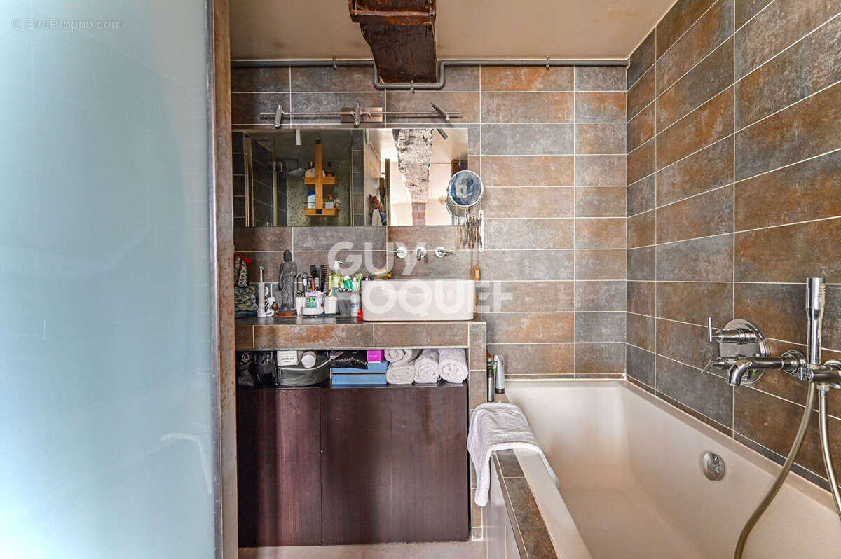 Appartement à PARIS-2E