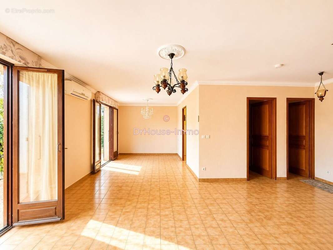 Maison à CAGNES-SUR-MER