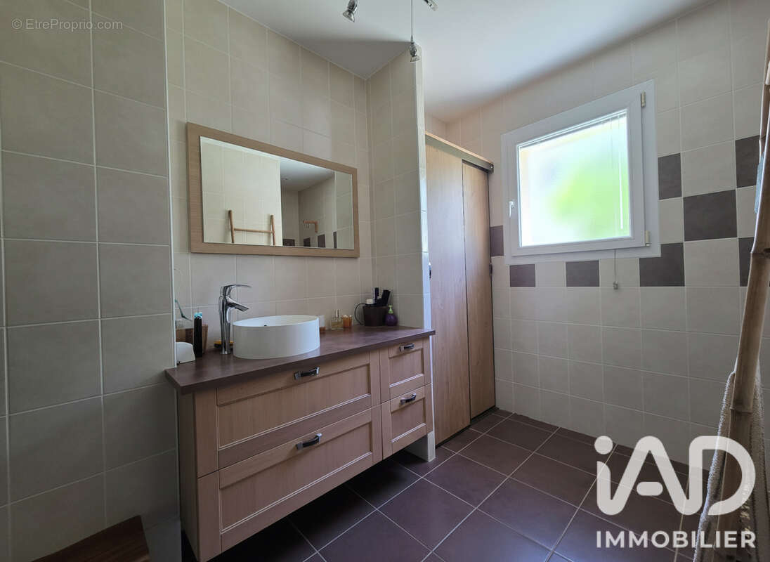 Maison 139 m² à La Loubiere  - photo 7