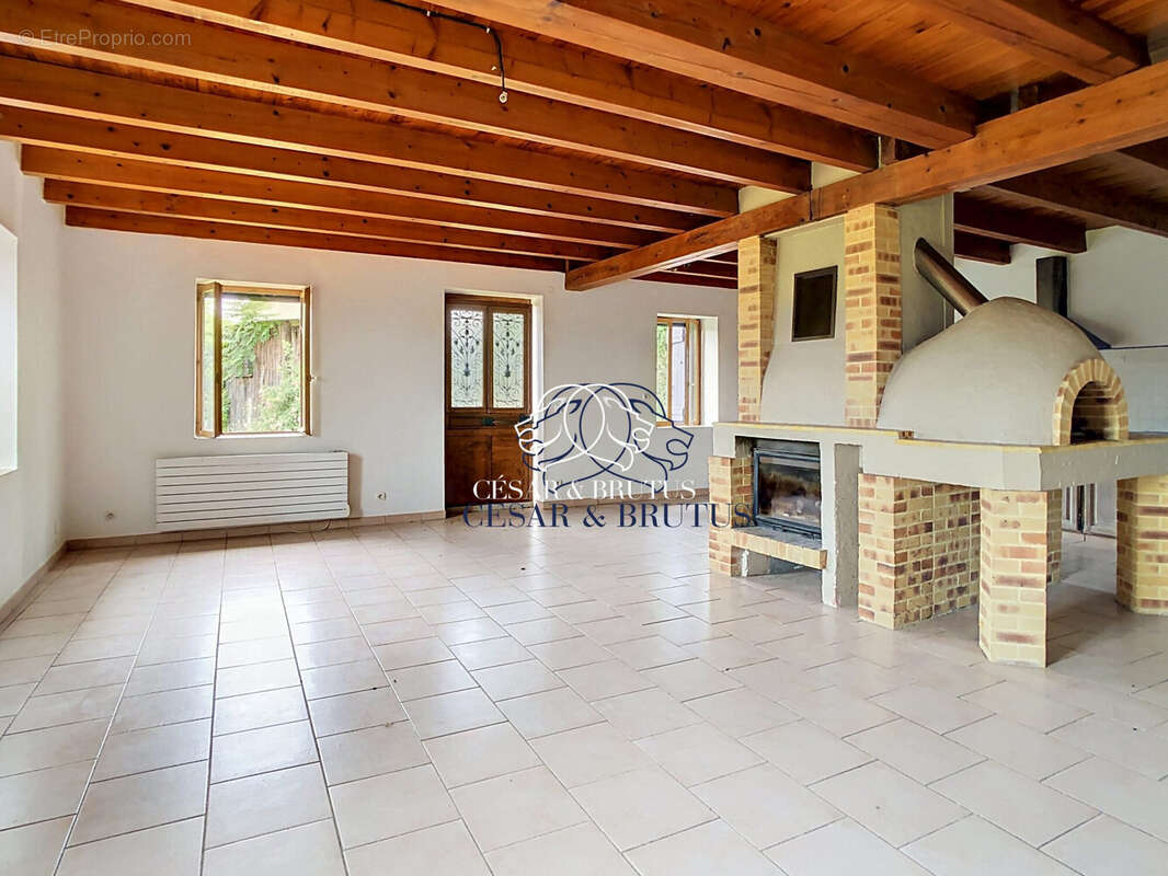 Maison 116 m² à Saint-Pierre-Le-Vieux  - photo 5