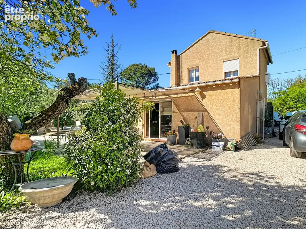 A vendre Maison de charme avec jardin et stationnement 3 pièces 80 m2 sur parcelle de 350 m2 - Secteur La Bouilladisse - photo 10