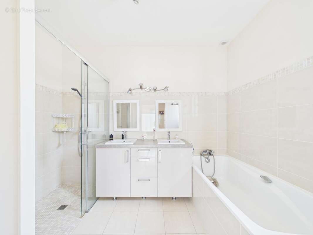 Maison 191 m² à Aiffres  - photo 8