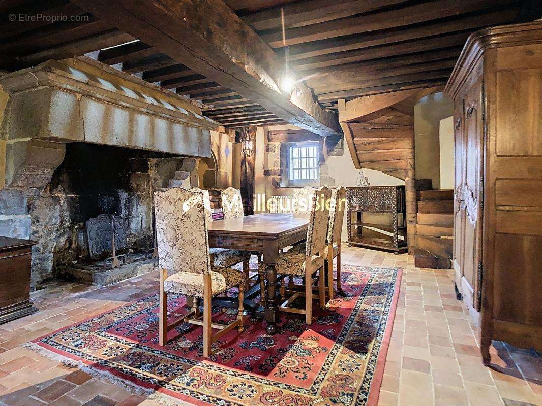 Maison à BELLOU-EN-HOULME