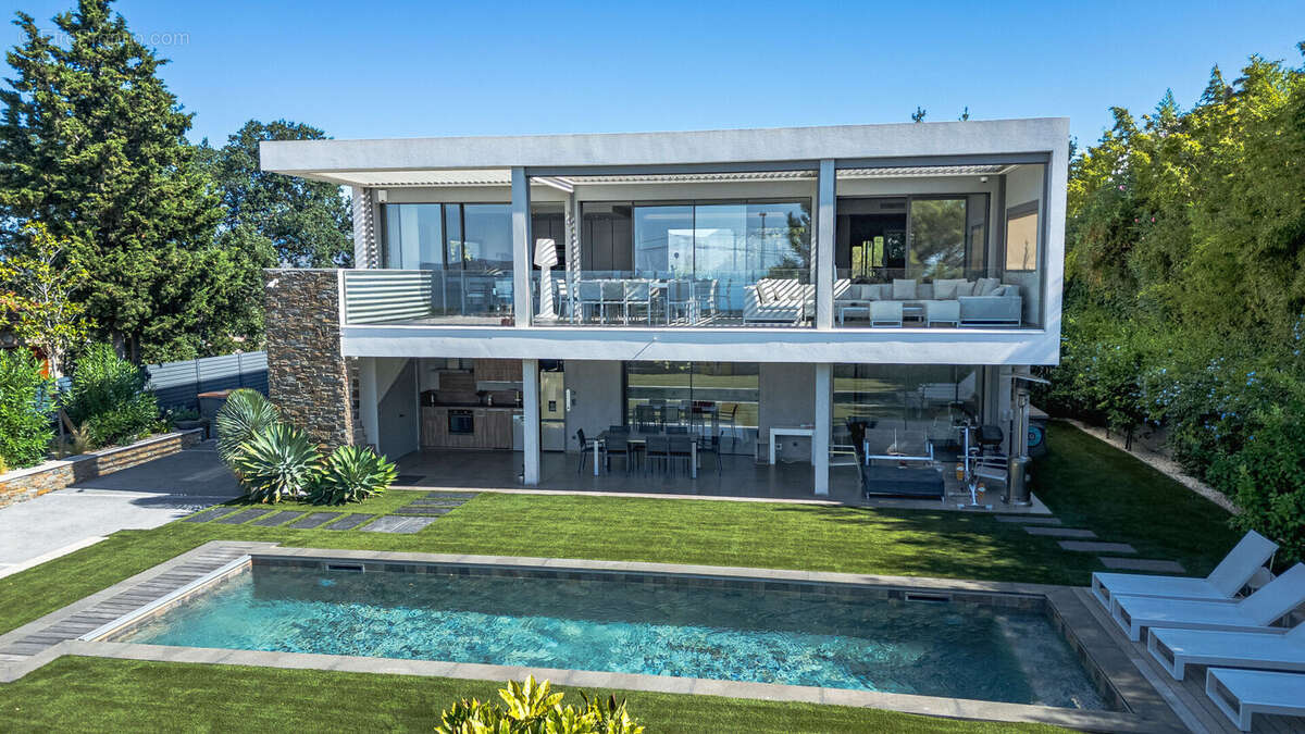 Nouveauté, villa avec superbe vue mer proche centre ville - photo 2