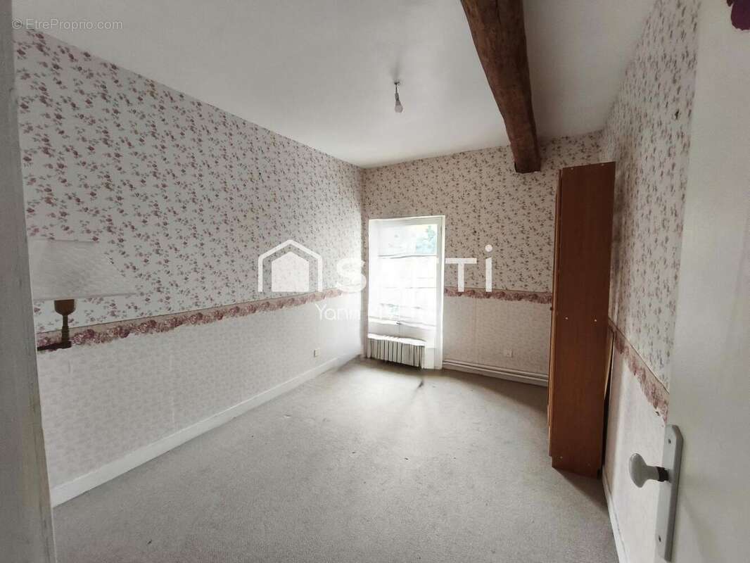 Maison 142 m² à Montceaux-Les-Meaux  - photo 9
