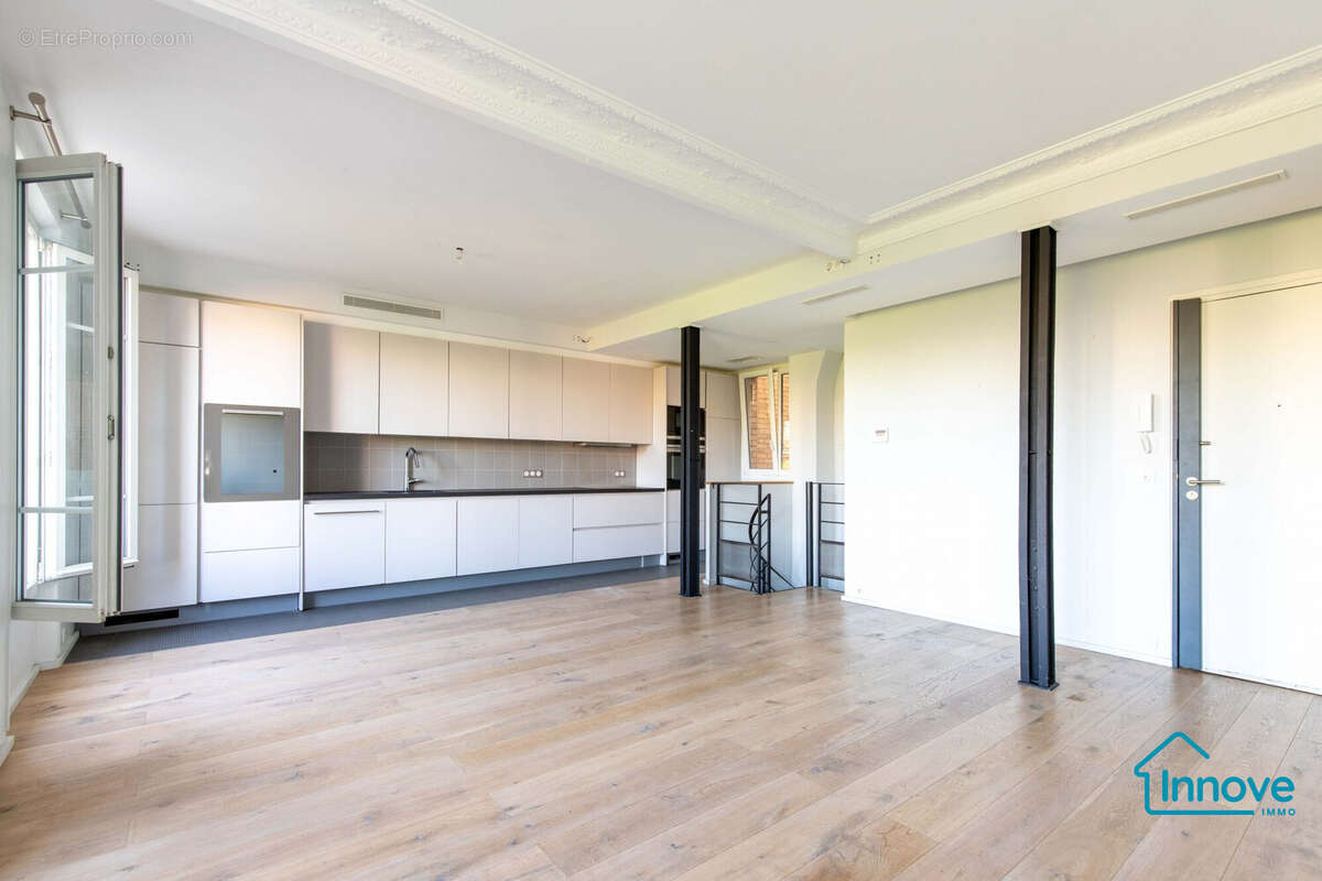 Appartement à PARIS-14E
