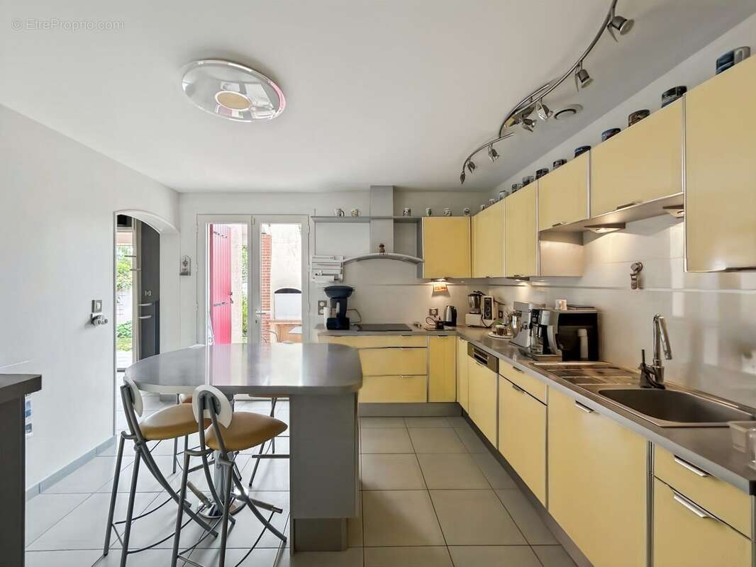 Maison 140 m² à Frouzins  - photo 7