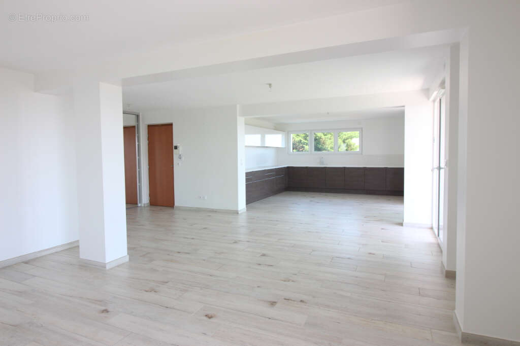 Appartement à DIVONNE-LES-BAINS