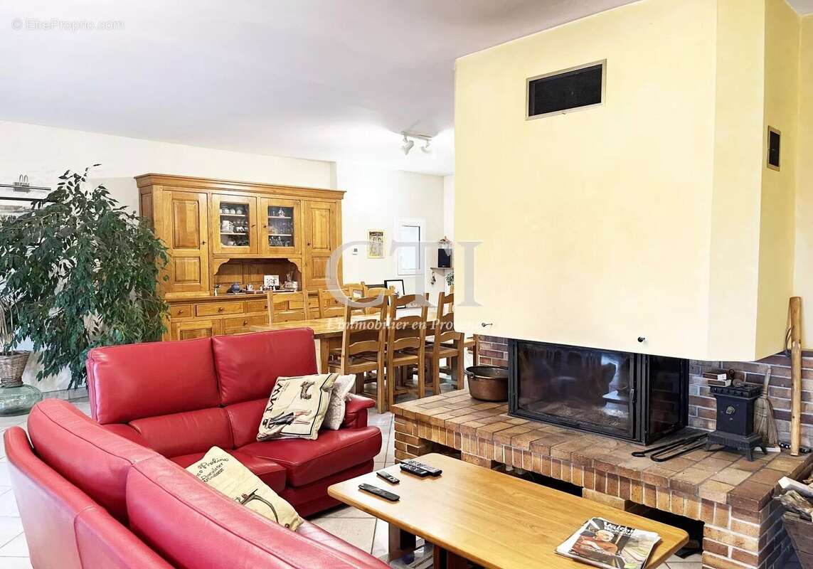 Maison à VAISON-LA-ROMAINE