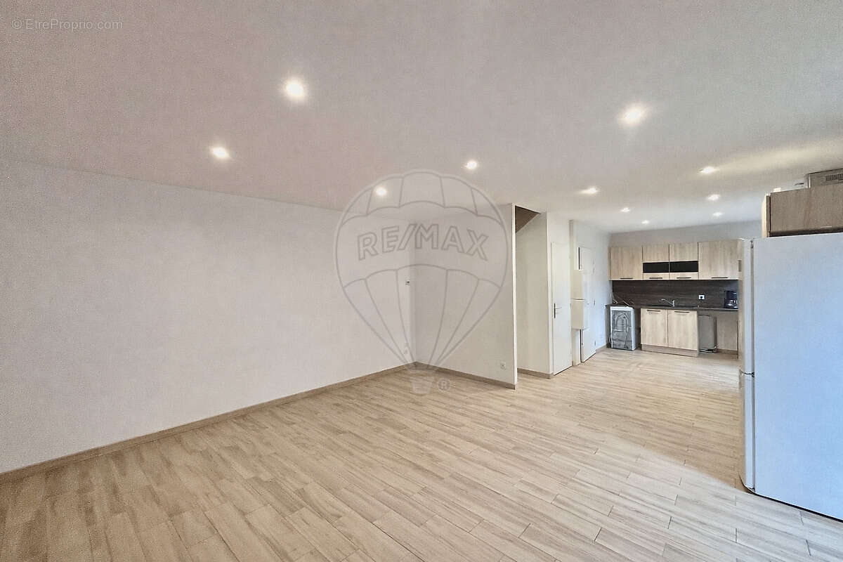 Appartement à ANSE