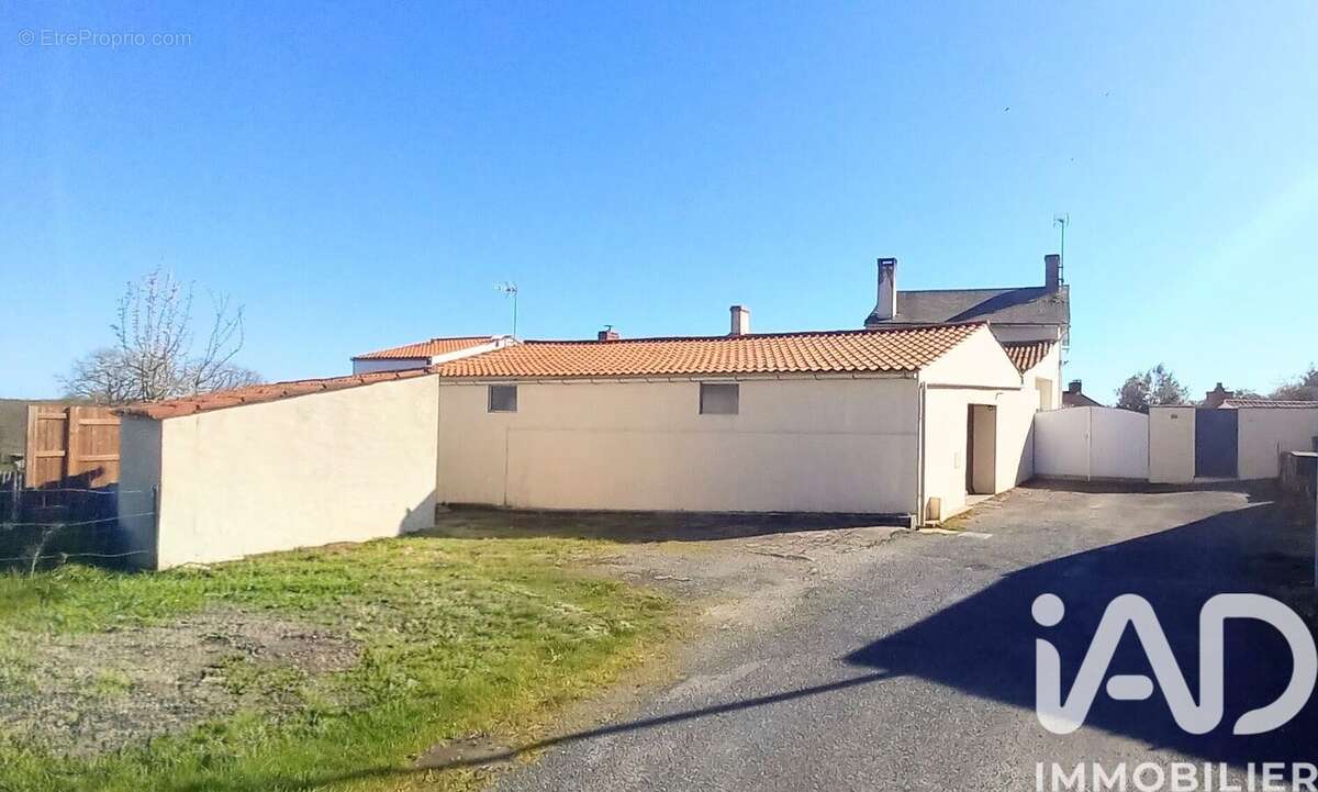 Photo 3 - Maison à VENANSAULT