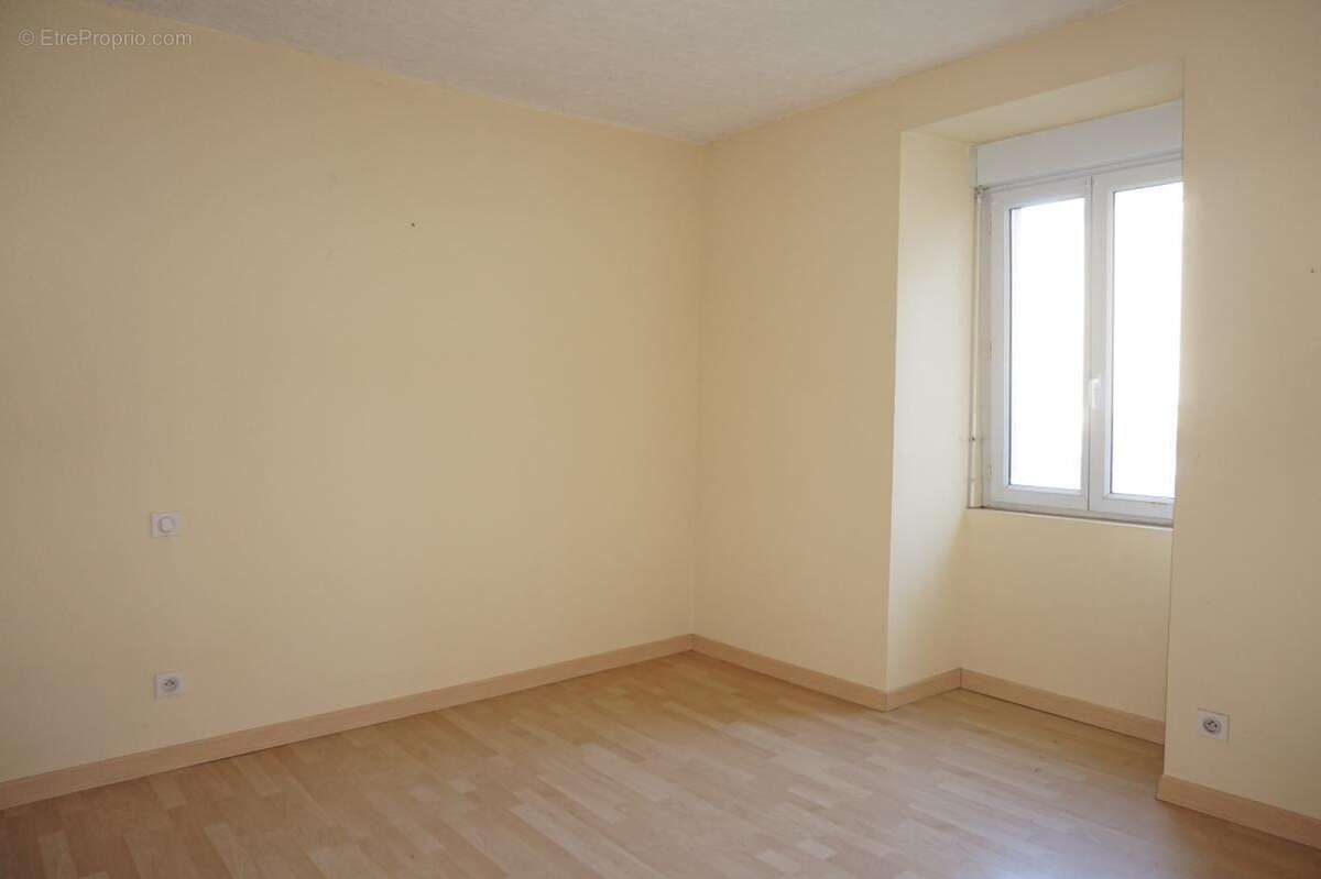 Maison à MORTAGNE-SUR-SEVRE