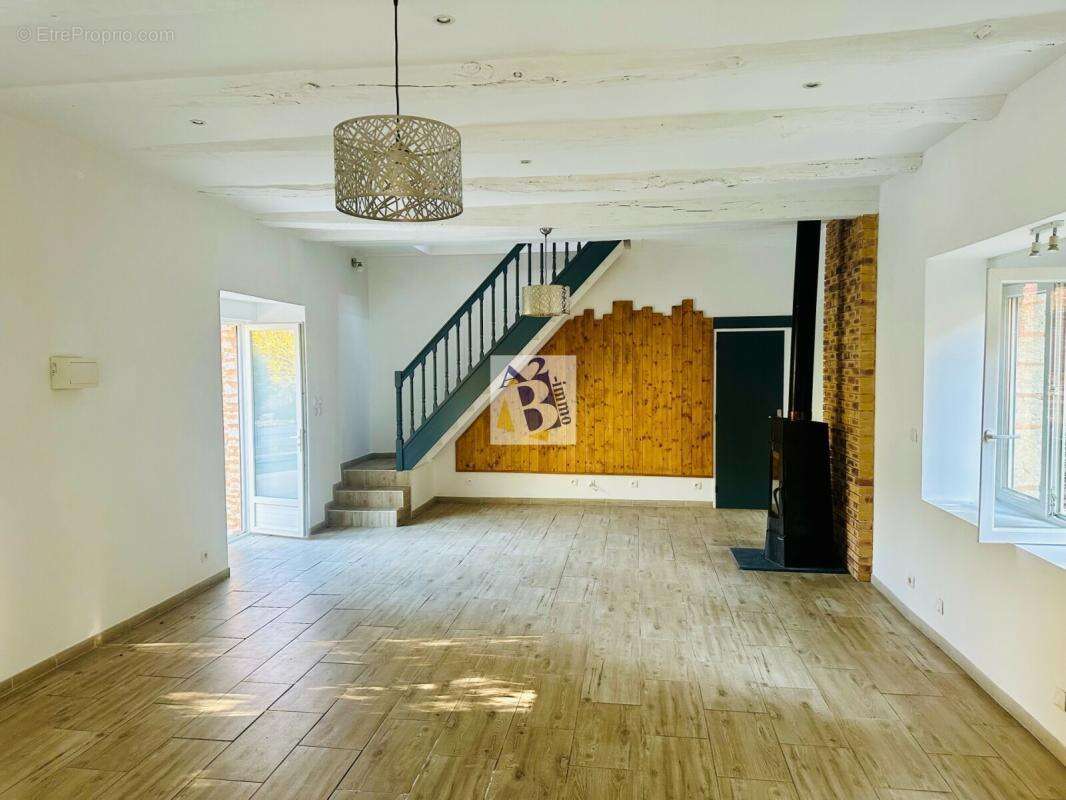 Maison à SAVIGNAC-LES-EGLISES