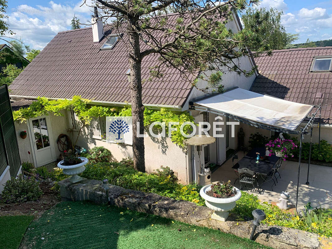 Maison à MAREIL-SUR-MAULDRE