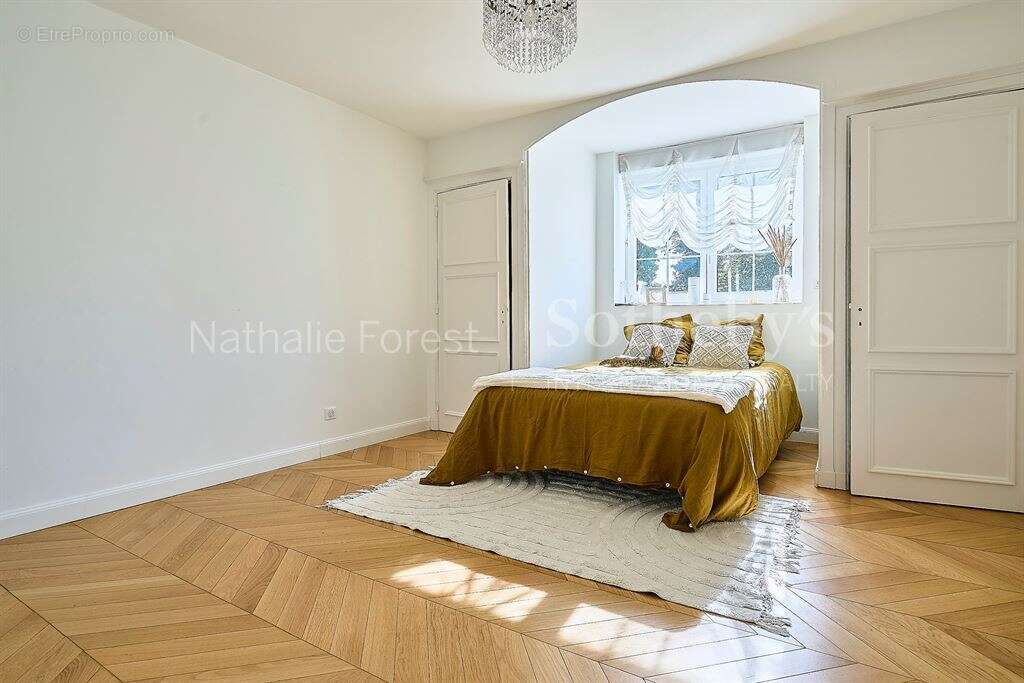 Maison familiale semi-mitoyenne – env 230 m² – 5 chambres - photo 6