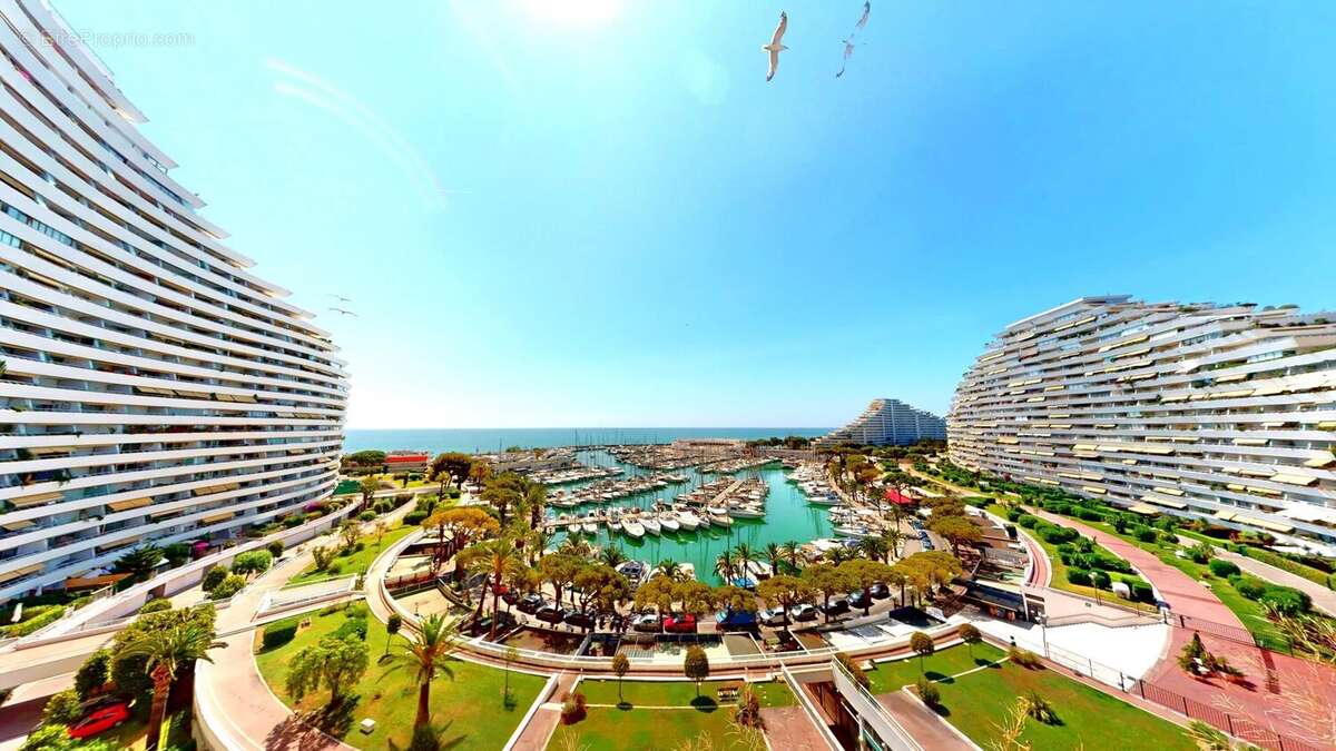 Appartement à VILLENEUVE-LOUBET