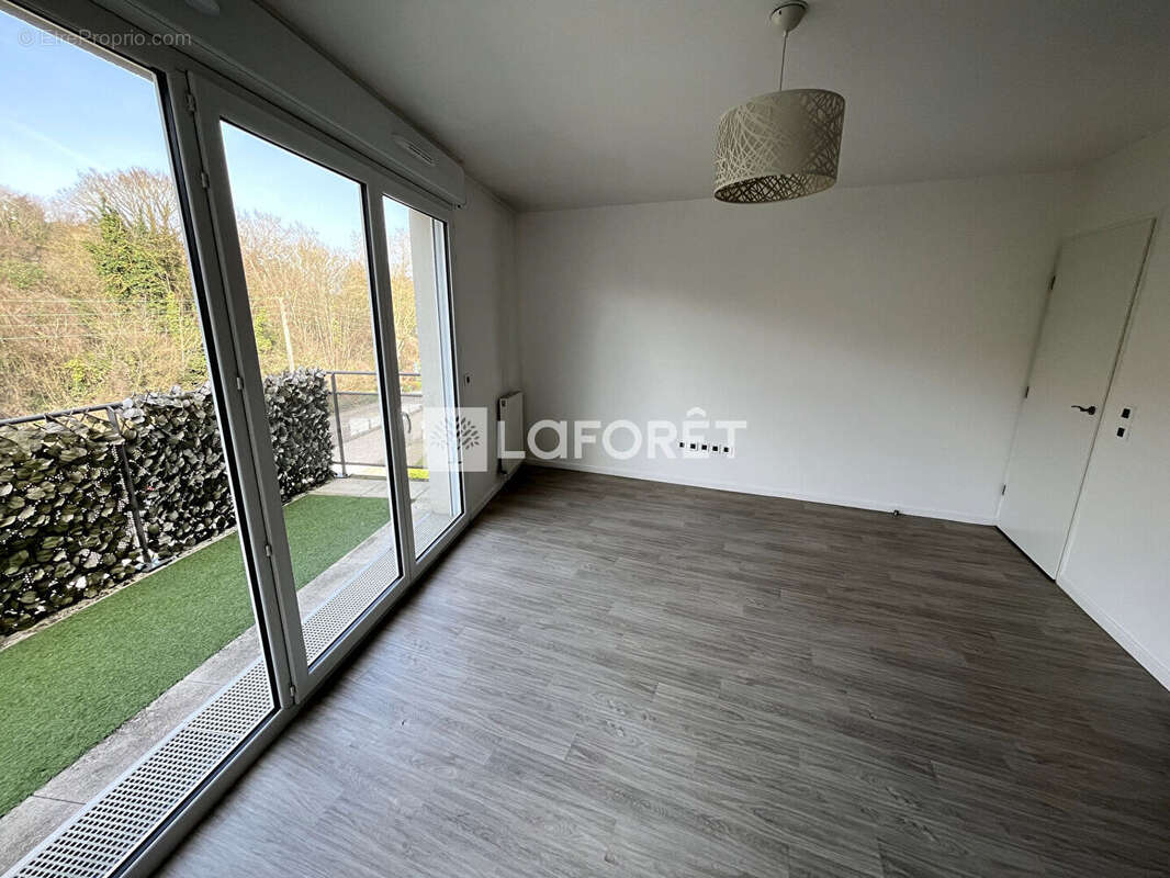 Appartement à HARDRICOURT