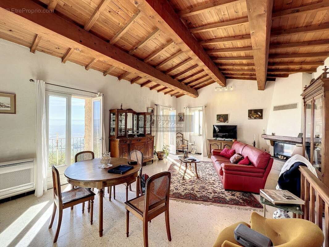 Maison à GORDES