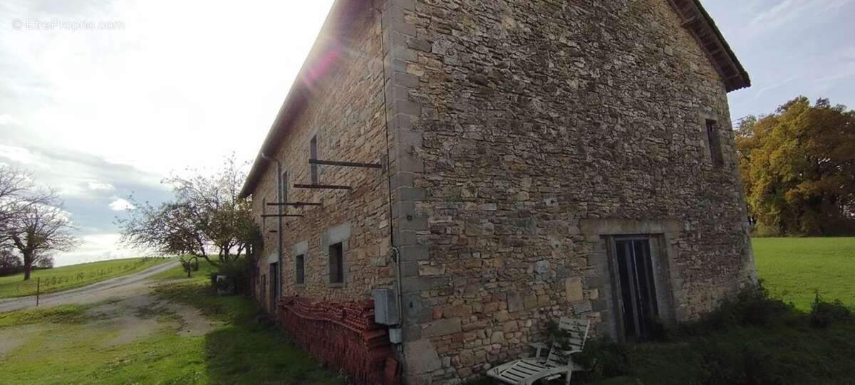 Maison à RUEYRES