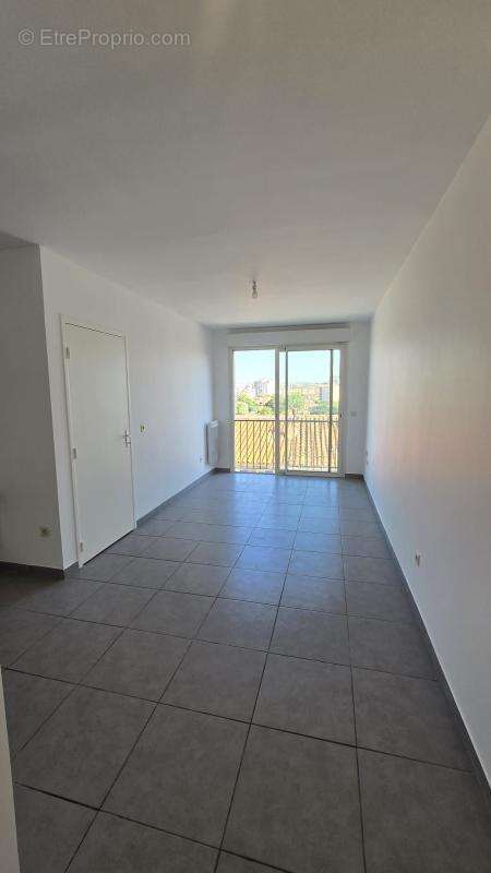 Appartement à MARSEILLE-3E