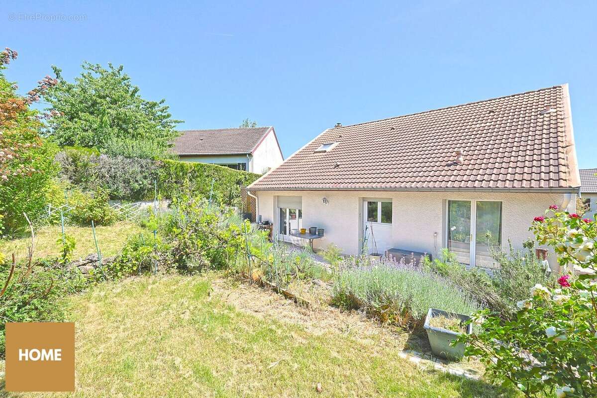 Maison à LUDRES