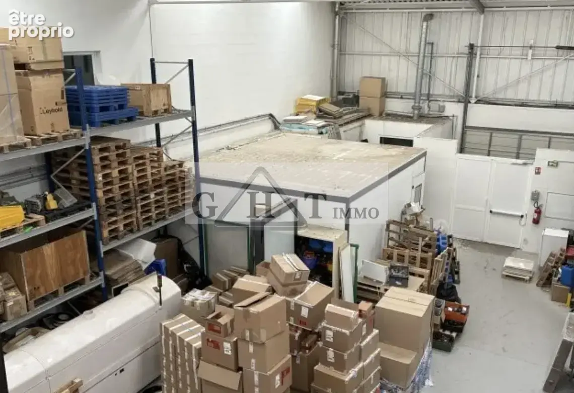 À louer : locaux d’activités - buc 1470m² - photo 3