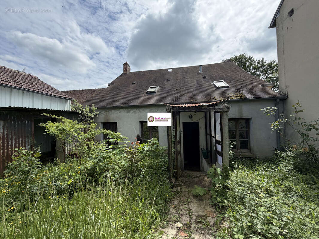 Maison à LE MELE-SUR-SARTHE