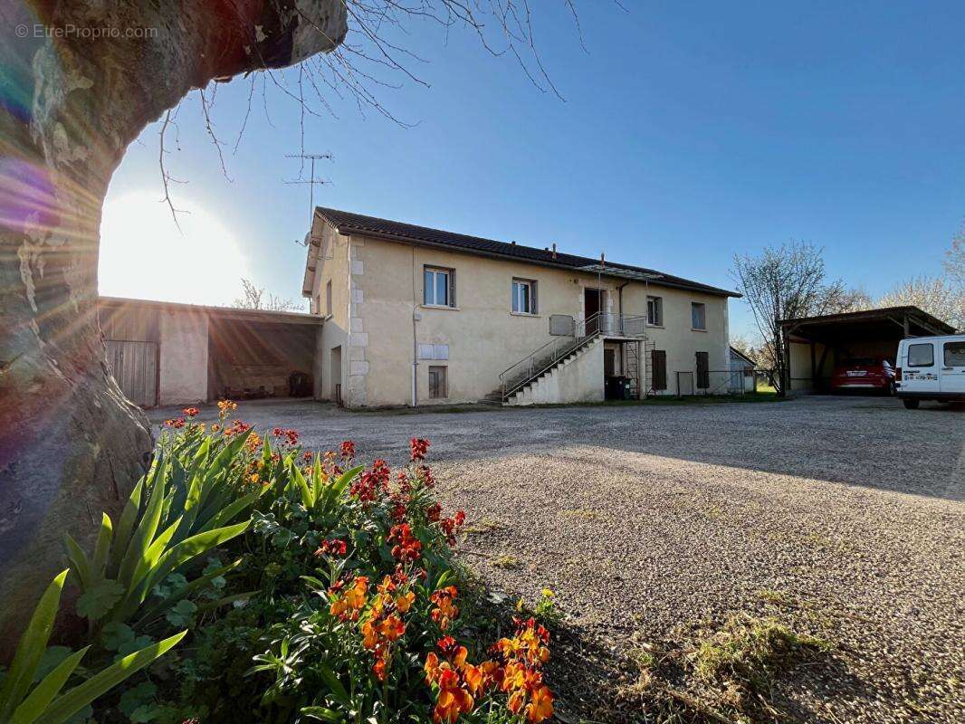 Maison à COLAYRAC-SAINT-CIRQ