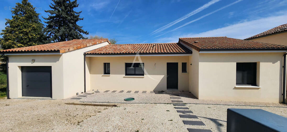 Maison à FONTAINE-LE-COMTE