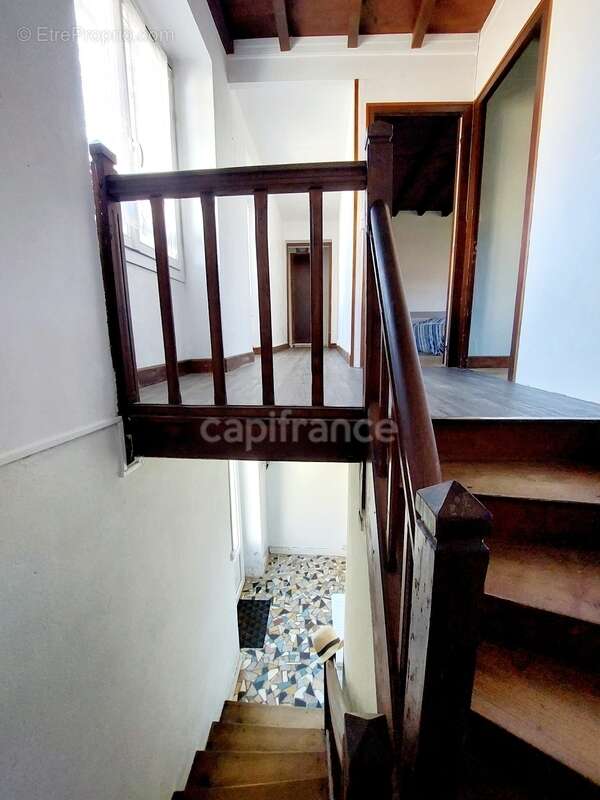 Maison au centre du village Prats du Périgord, 92m2, 4 pièces, 3 chambres, jardin, puits, grange avec fort potentiel - photo 17