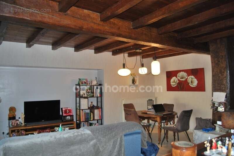 Maison de 120m2 à 5 minutes du bourg de BRIE et de CHAMPNIERS (16) - photo 3