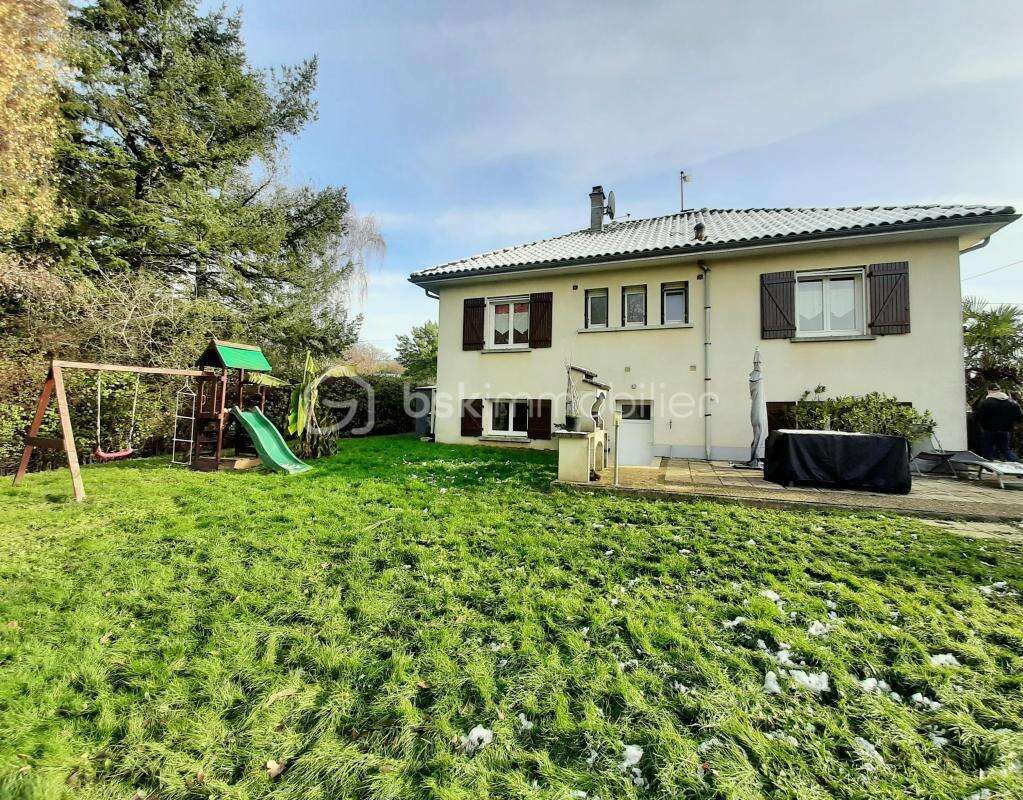 Maison à CHAILLAC-SUR-VIENNE