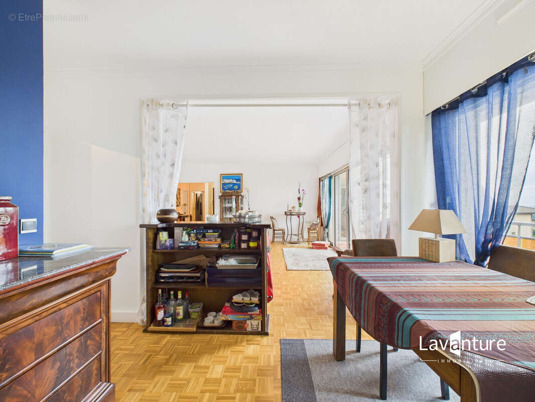Appartement à LE PLESSIS-ROBINSON